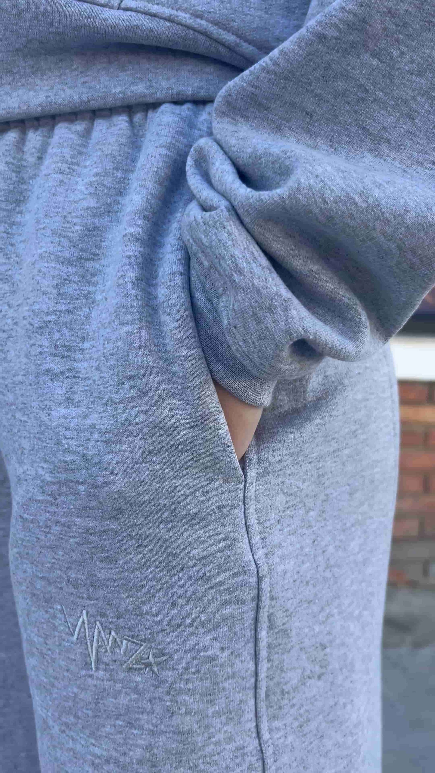 Basic sweatpants- BARREL FIT - GRAY