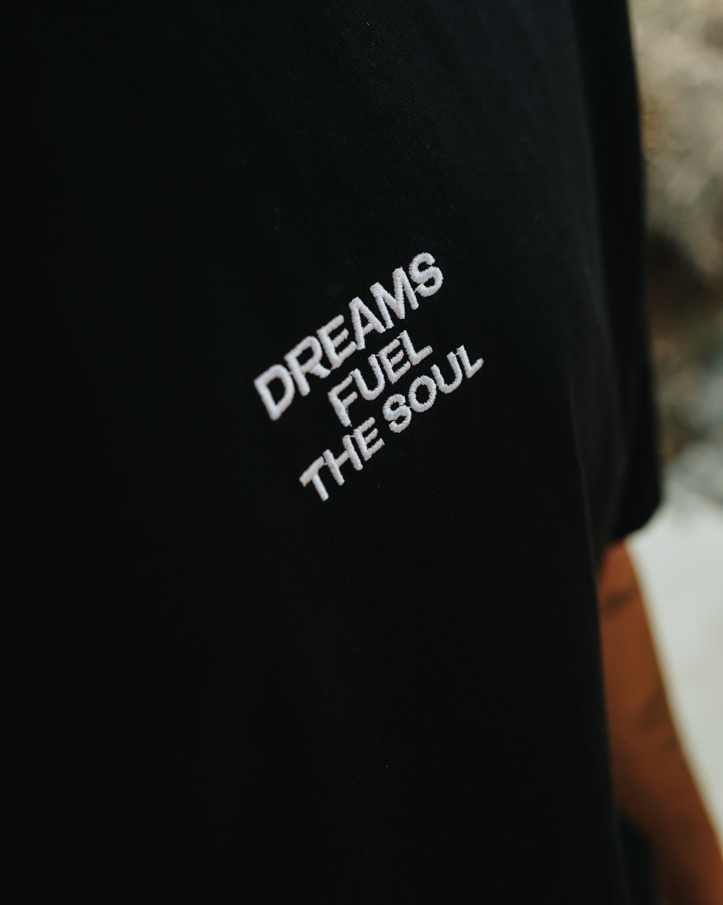Oversized Black T-Shirt – DREAMS