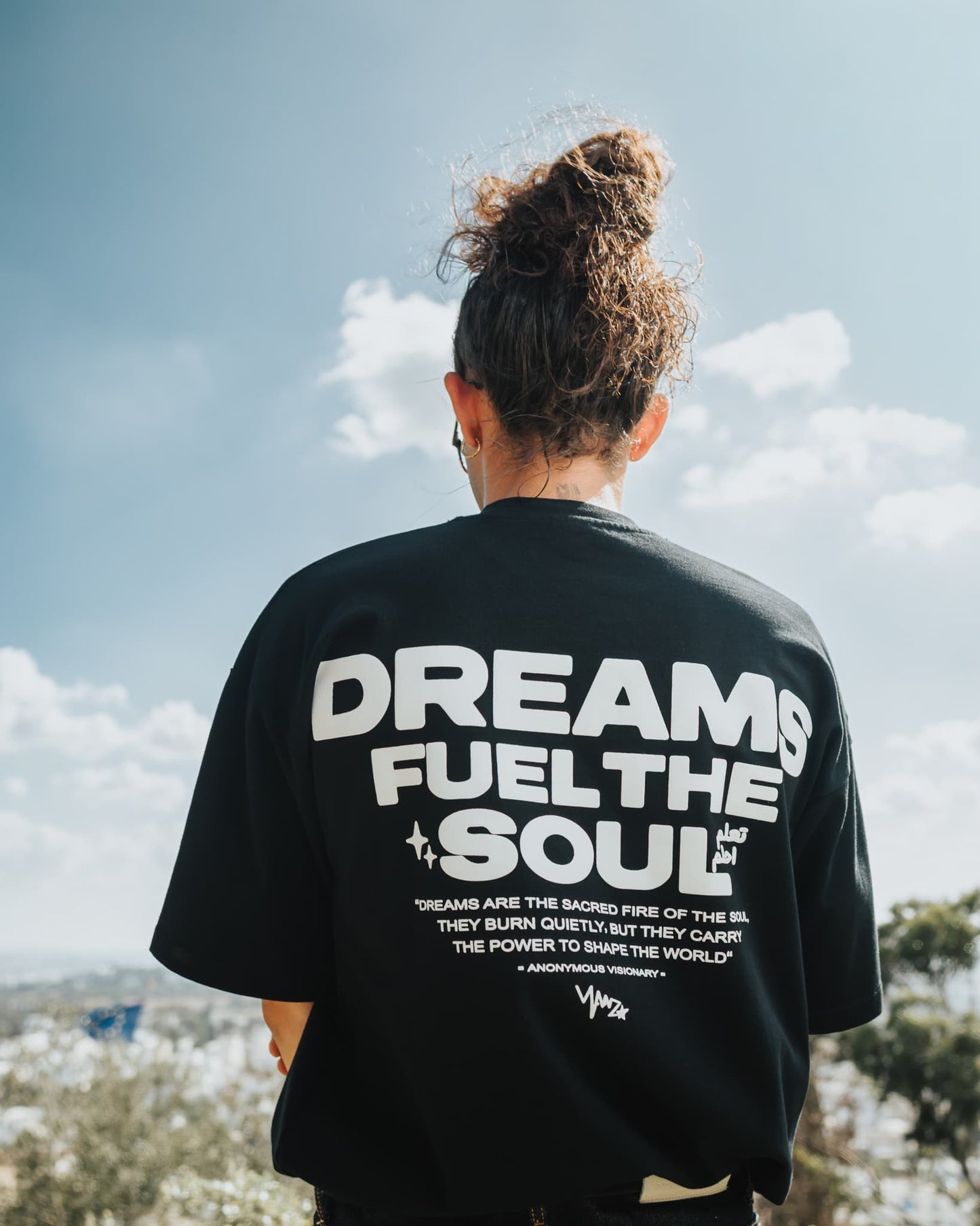 Oversized Black T-Shirt – DREAMS