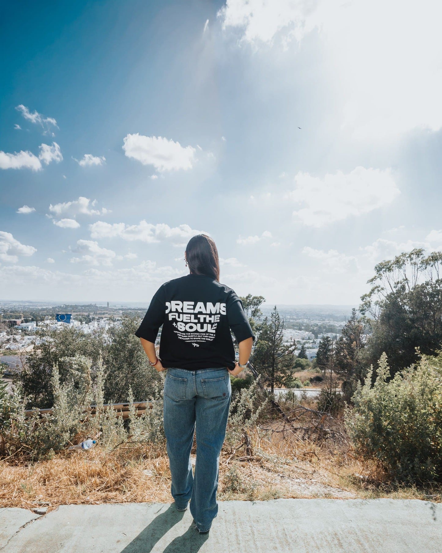 Oversized Black T-Shirt – DREAMS