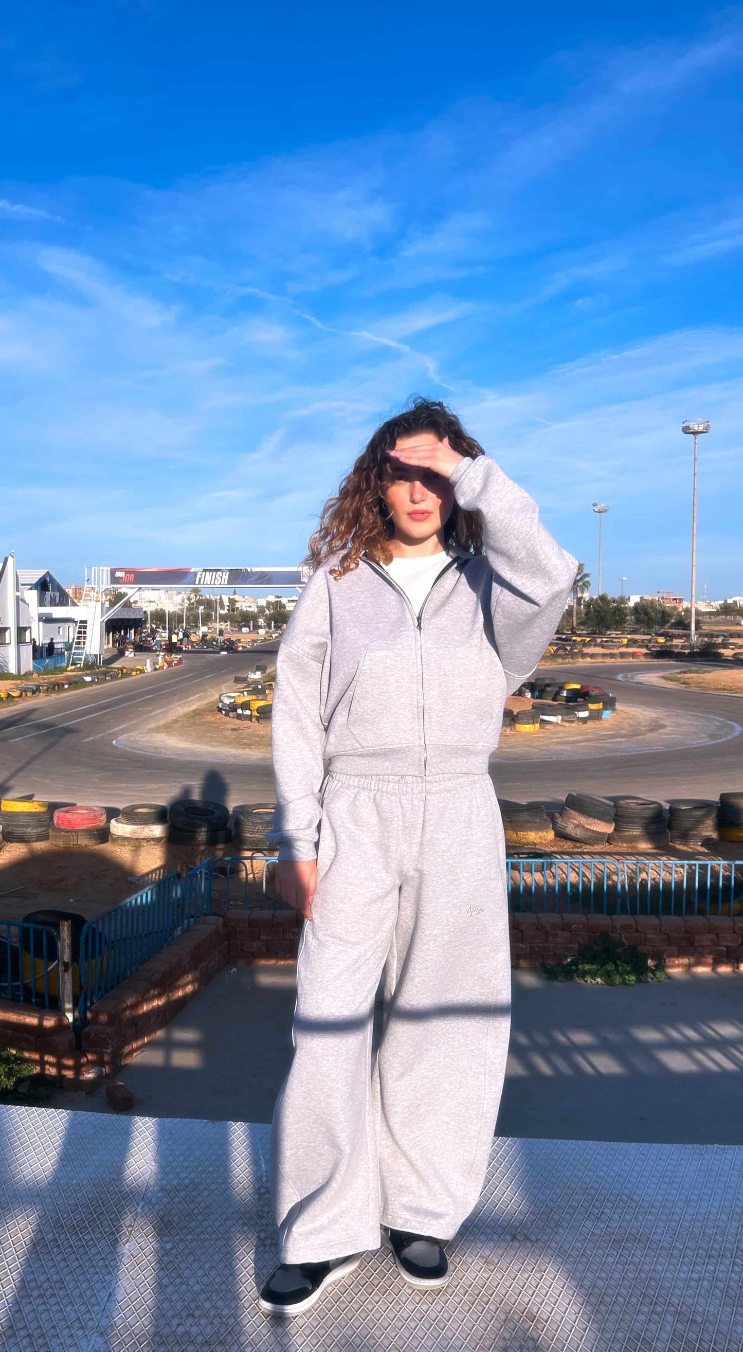 Basic sweatpants- BARREL FIT - GRAY